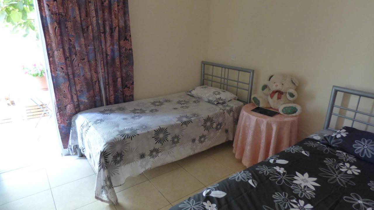 Kalampakas Guesthouse Larnaca Esterno foto
